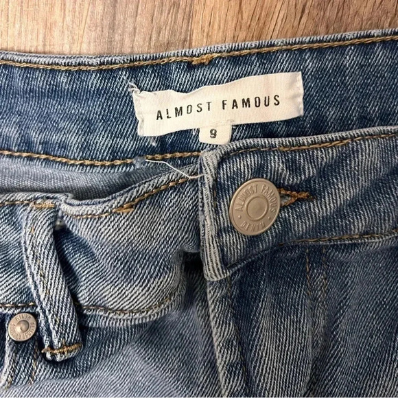 Almost Famous Distressed Boyfriend Jeans - Picture 6 of 10